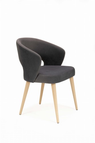 Mirek 6 krzesło tapicerowane w odcieniu ciemnej szarości nogi dąb artisan